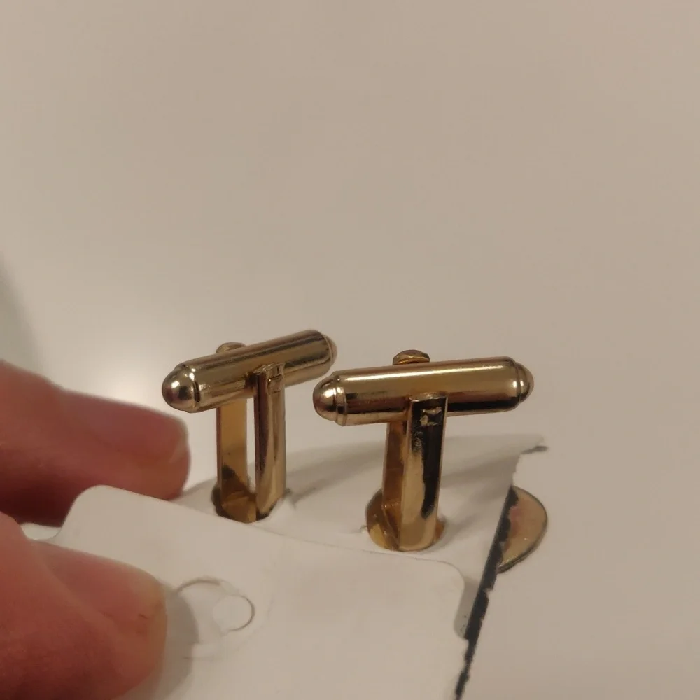 Vintage Cufflinks for Men: Design Oval Grooved Gold-Tone